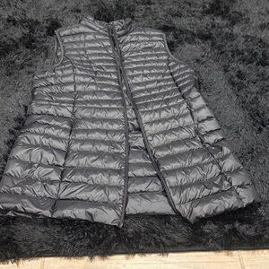 Sleek Charcoal Puffer Vest for Women